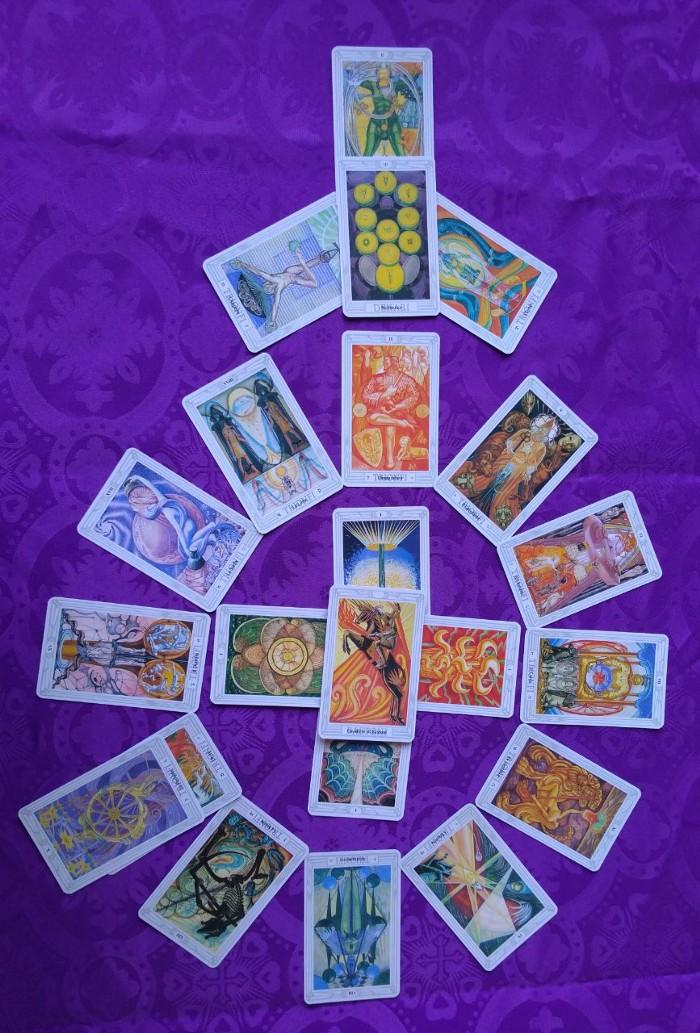 Os mistérios da magia com o tarô